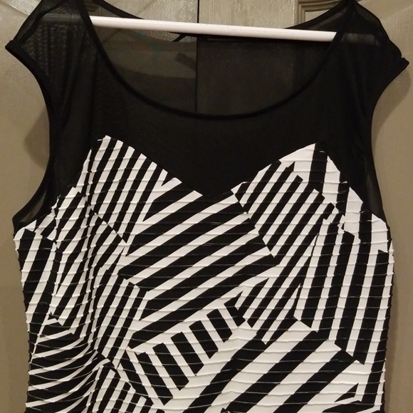 Plus size stretch dress - Picture 2 of 4